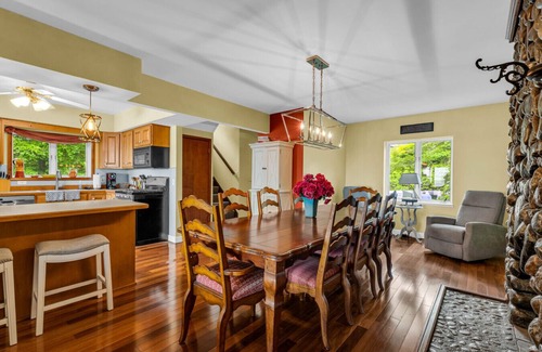 Lexington House | Bella’s Bluff - Hot Tub & 2.5 miles to Lexington!