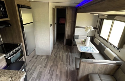 Comfort House | Bella’s Campsite is a unique family friendly RV.