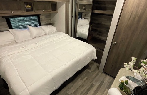 Comfort House | Bella’s Campsite is a unique family friendly RV.