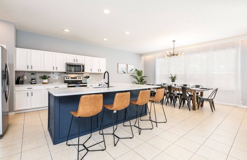 Bellavida Villa | Bellavida Resort 6BR Villa w/Relaxing Pool, Spa & Movies near Disney