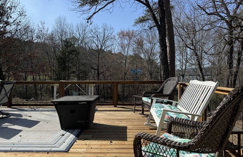 Higden House | Bellawood Resort #11 Cozy 3-bedroom cabin with boat slip