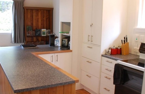 St. Arnaud House | Bellbird Bach on Lake Road