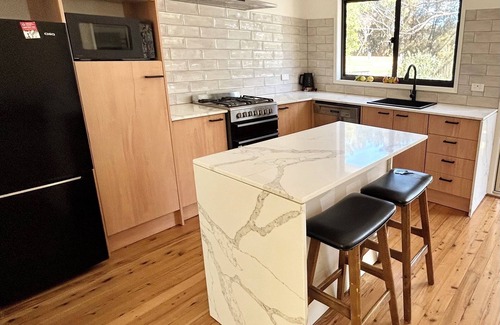 Wallaga Lake House | Bellbird Lakeside Cottage