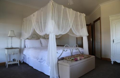 Karaak Flat Bed & Breakfast | BellbirdHill Bed & Breakfast
