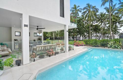 Palm Cove House | Belle Escapes Beach Manor