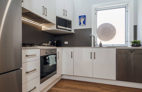 Glenelg South Apartment | Belle Escapes - Noosa on Moseley
