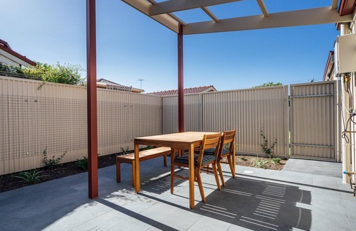 Glenelg South Apartment | Belle Escapes - Noosa on Moseley