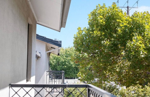Glenelg East House | Belle Escapes - Seabreeze Townhouse