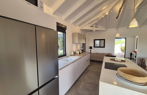 Cul de Sac Villa | Belle Lurette, 3 BR, pool, Pinel island bay, kayaks direct sea access