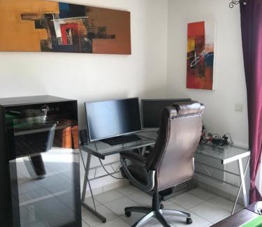 Vivonne Apartment | Belle Maison au calme 4 à 6 pers. 25mn Futuroscope