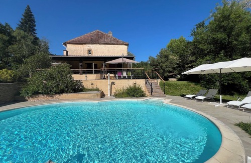Aignan House | Belle Maison de Campagne Avec Piscine Chauffée et Court de Tennis Privé en Gers