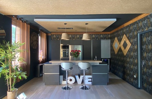 Lagrace-Dieu Villa | Belle Toulousaine de 250m2 Avec Piscine, Pool House, Idéal Pour Famille et Amis