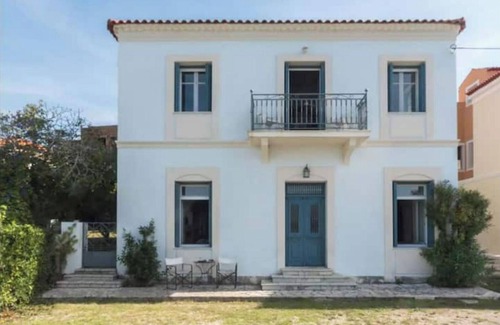 Pylos Villa | Belle Villa de Vacances au Cœur du Village de Pylos