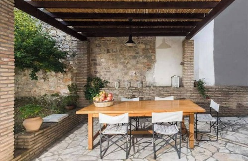 Pylos Villa | Belle Villa de Vacances au Cœur du Village de Pylos