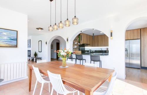 El Mas Isaac House | Belle vue by Interhome