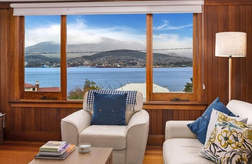Bellerive House | Bellerive Bluff Magic - A Tranquil Panoramic Escape