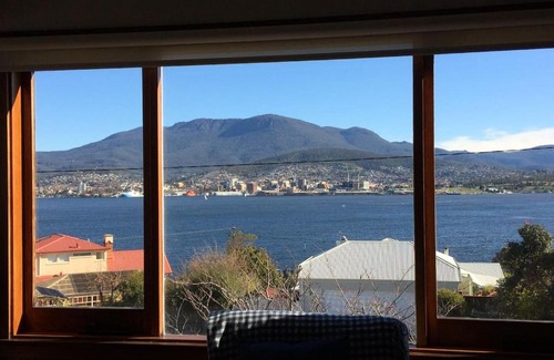 Bellerive House | Bellerive Bluff Magic - A Tranquil Panoramic Escape