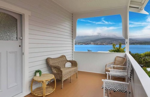 Bellerive House | Bellerive Bluff Magic A Tranquil Panoramic Escape