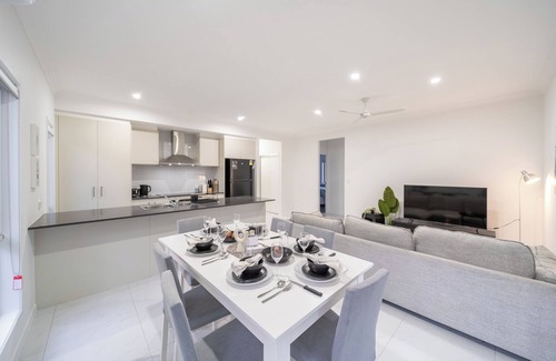 Ripley House | Bellevue 2024 Newly Built Home - 4 Bedroom 2 Bathroom with BBQ near Ipswich