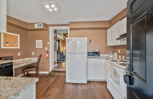 Creekside Meadows Condos House | Bellevue Cottage
