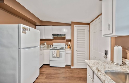 Creekside Meadows Condos House | Bellevue Cottage
