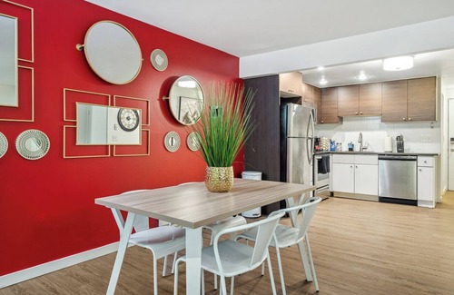 West Bellevue Apartment | Bellevue Executive Suite★Free WiFi★Free Parking★Tech