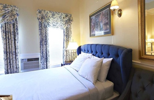 Top of the Hill Bed & Breakfast | Bellevue House