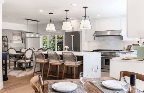 Cougar Mountain House | Bellevue Lakemont 4BR+Den | Hot Tub & EV Charger
