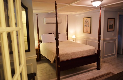 Top of the Hill Bed & Breakfast | Bellevue Manor