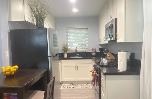 Bellflower House | Bellflower Oasis Cozy Guest House WiFi + Garden With Fruit Trees