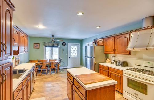 Bellingham Apartment | Bellingham Retreat w/Fire Pit + Lake Access!