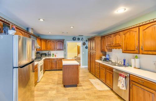 Bellingham Apartment | Bellingham Retreat with Fire Pit and Lake Access!
