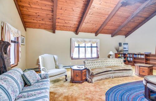 Bellingham Apartment | Bellingham Retreat with Fire Pit and Lake Access!