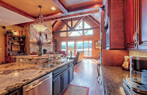 Hiawassee House | Bellissimo at Lake Chatuge by Chatuge Home Concierge. Lakefront, hot tub, dock, shuffleboard