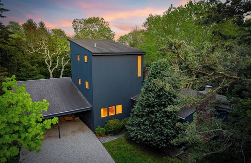 Bellport House | Bellport Designer Home/Pool Forest Fire Pit