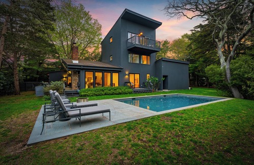 Bellport House | Bellport Designer Home/Pool Forest Fire Pit
