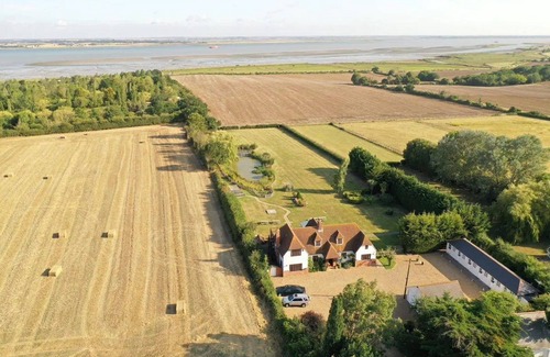 Bradwell-on-Sea Cottage | Bellropes Countryside Retreat - sleeps 27 guests in 14 bedrooms