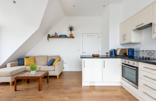Mylor Churchtown Apartment | 'Bells Chapel' - Private Parking - A Hidden Gem!