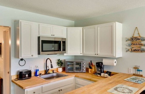 Eutawville Apartment | Bells Marina & Resort