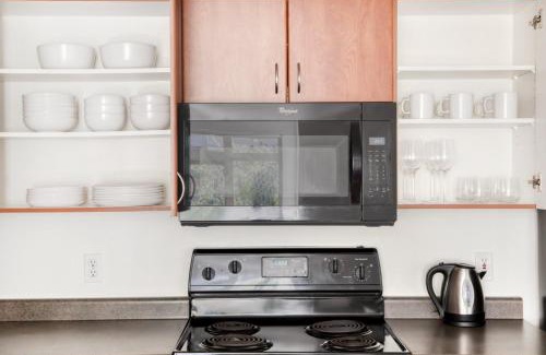 Belltown Apartment | Belltown 1BR w Gym Views BBQ Easy Commute SEA-469