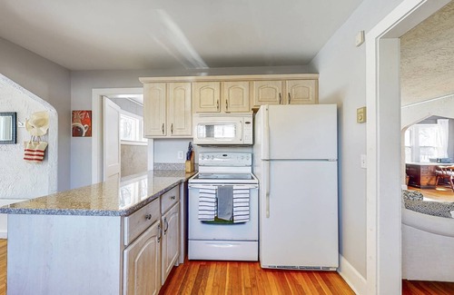 Stamford House | Belltown Retreat - Shopping, Dining, Pet Friendly