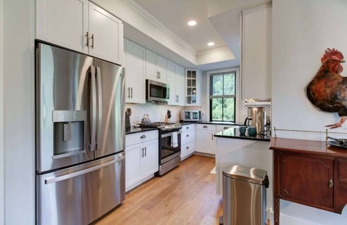 Hot Springs House | Bellview Cottage - MOUNTAIN HOUSE VACATION RENTAL