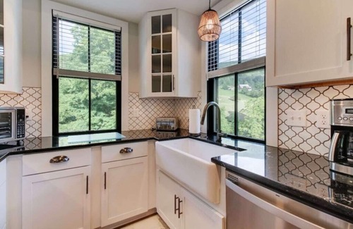Hot Springs House | Bellview Cottage - MOUNTAIN HOUSE VACATION RENTAL