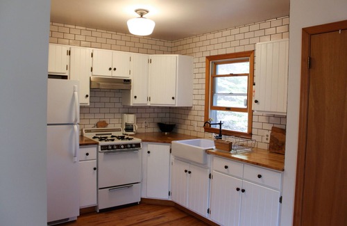 Roxbury House | Bellwood Cottage - Idyllic Catskills Getaway For All Seasons