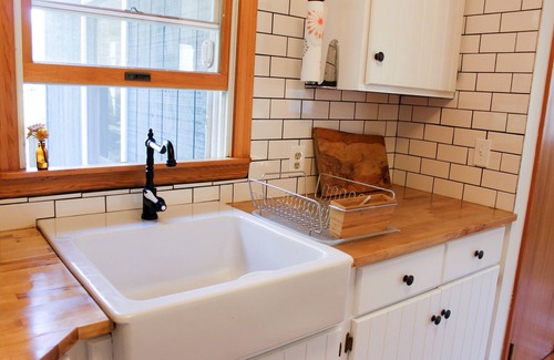 Roxbury House | Bellwood Cottage - Idyllic Catskills Getaway For All Seasons