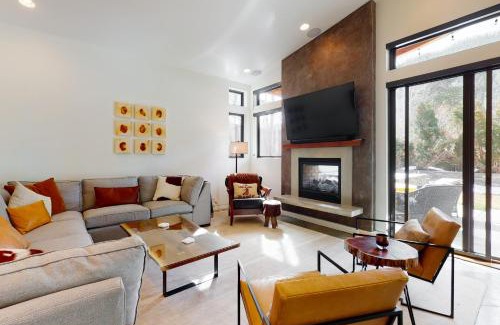 Warm Springs House | Belmont Beauty