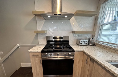 Ellsworth House | Belmont Heights SFH Oasis