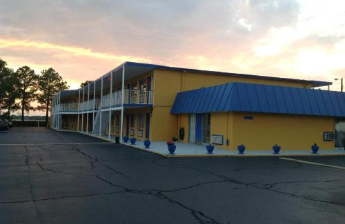 Hampton Hotel | Belmont Inn and Suites