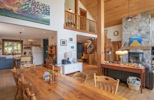 Havelock-Belmont-Methuen Cottage | Belmont Lake Life - Stunning Waterfront Cottage w/AC, WiFi, 6 kayaks, Canoe