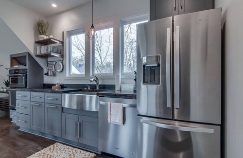 Historic Waverly House | Belmont Loft Walk to 12S Shops & Eats, 2 Mi to Broadway